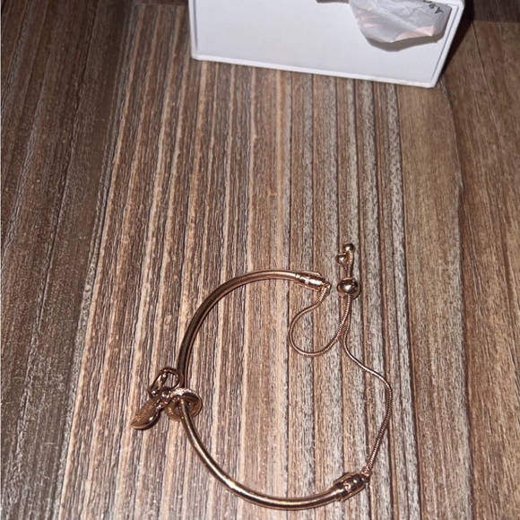 Rose gold Pandora bracelet with pendant of hearts that’s say i love you - Picture 5 of 5